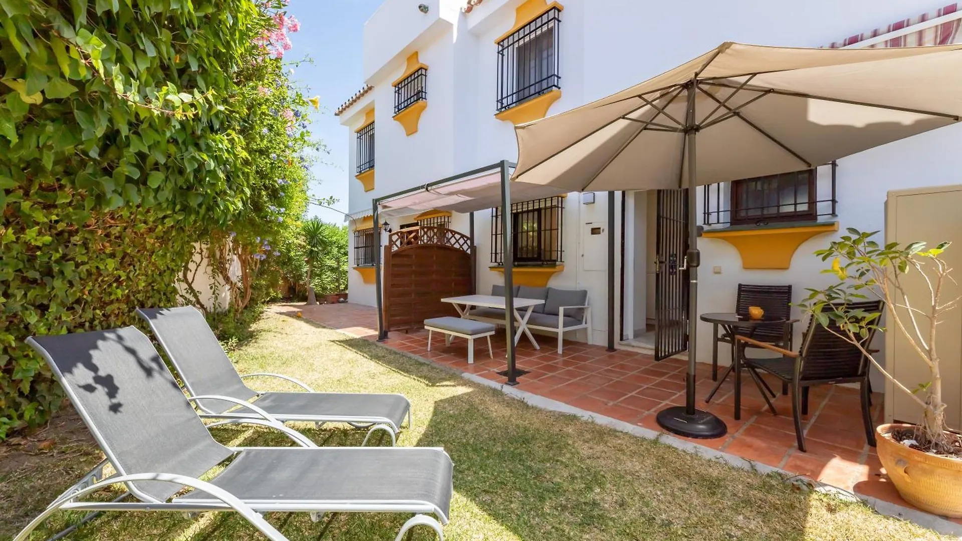 Σπίτι διακοπών Casa La Fuente Nueve - Family Friendly Townhouse With Pool And 3 Bedrooms Sitio de Calahonda Ισπανία