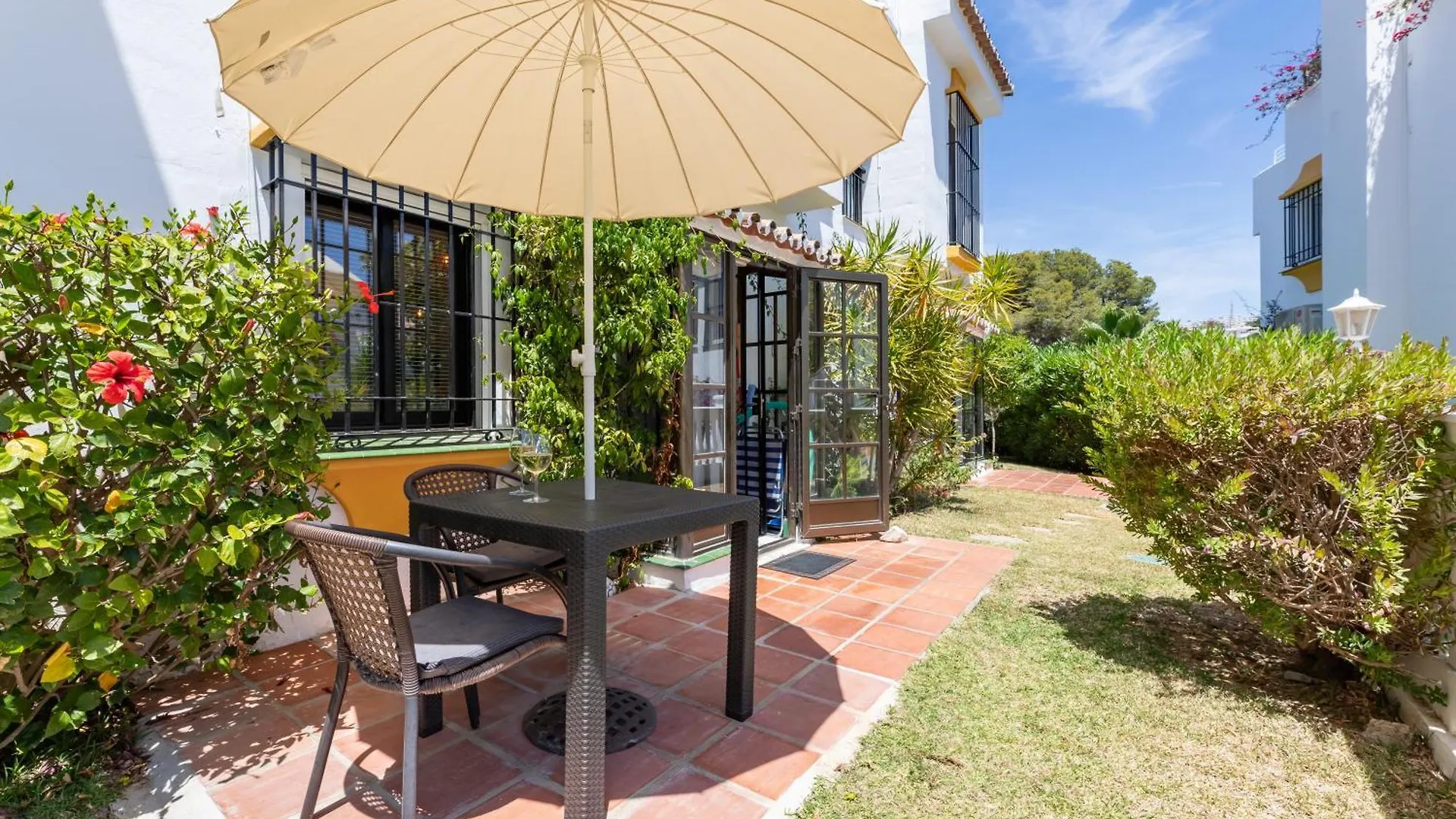 Ferienhaus Casa La Fuente Nueve - Family Friendly Townhouse With Pool And 3 Bedrooms Sitio de Calahonda